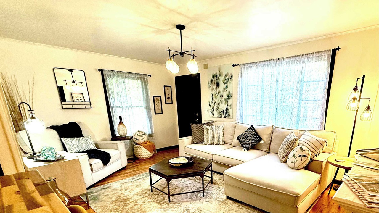 Photo of Livingroom in Eureka Springs Historic District