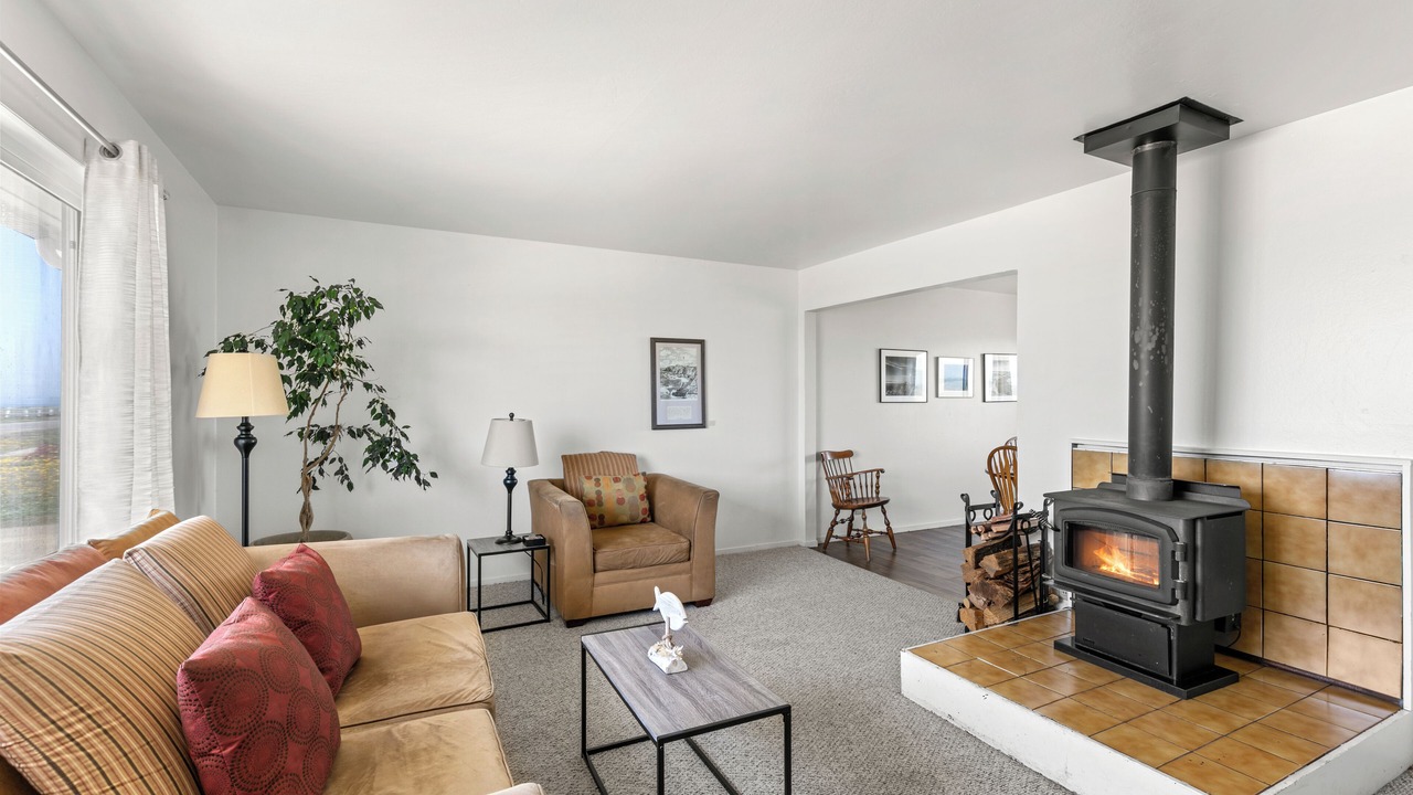 Photo of Livingroom in Point Arena