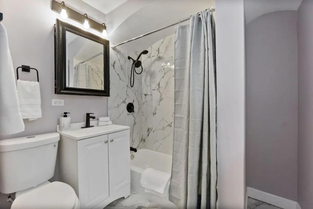 Photo of Bathroom in Calumet Heights