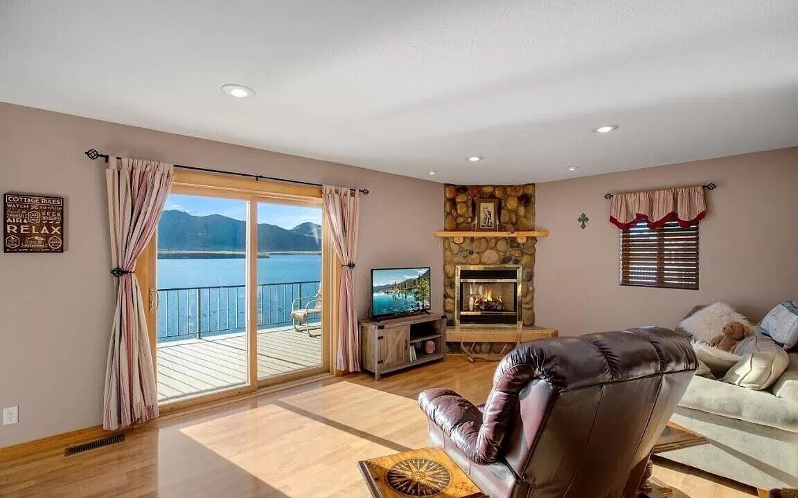 Photo of Livingroom in Wolf Creek