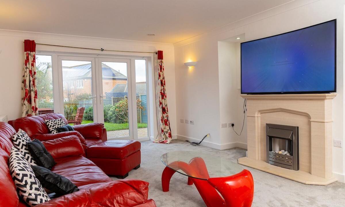 Photo of Livingroom in Sheerness