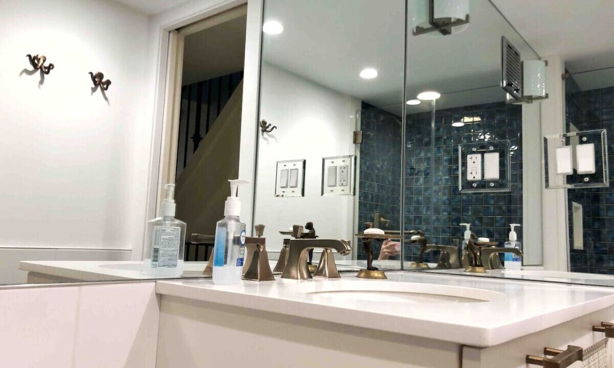 Photo of Bathroom in Washington Square West