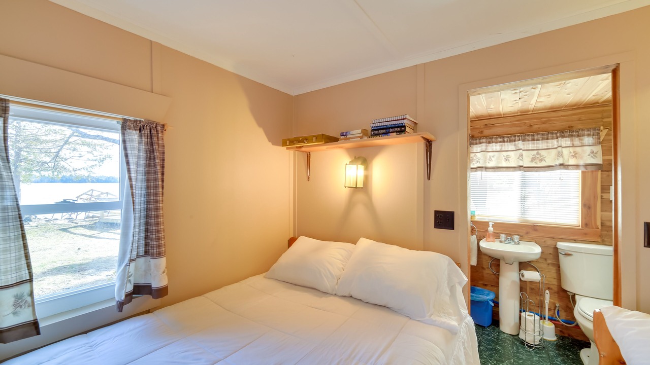 Photo of Bedroom in Newberry