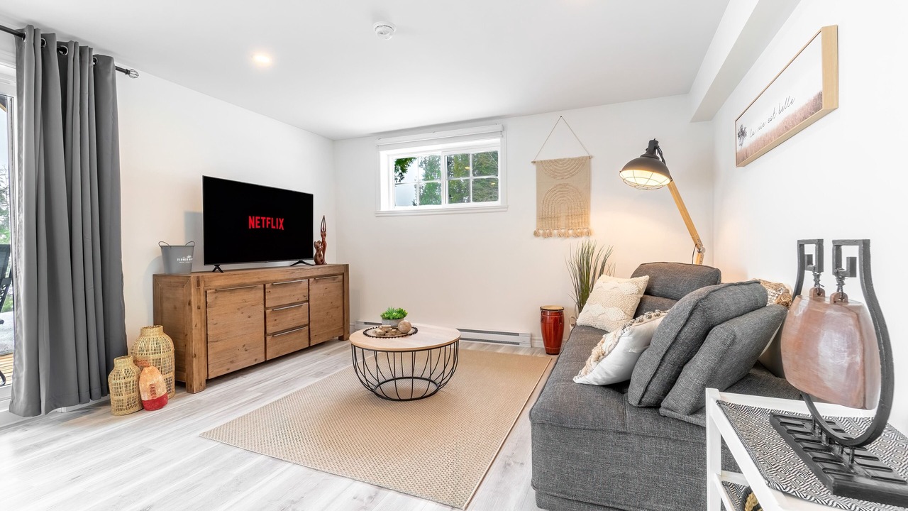 Photo of Livingroom in Chertsey