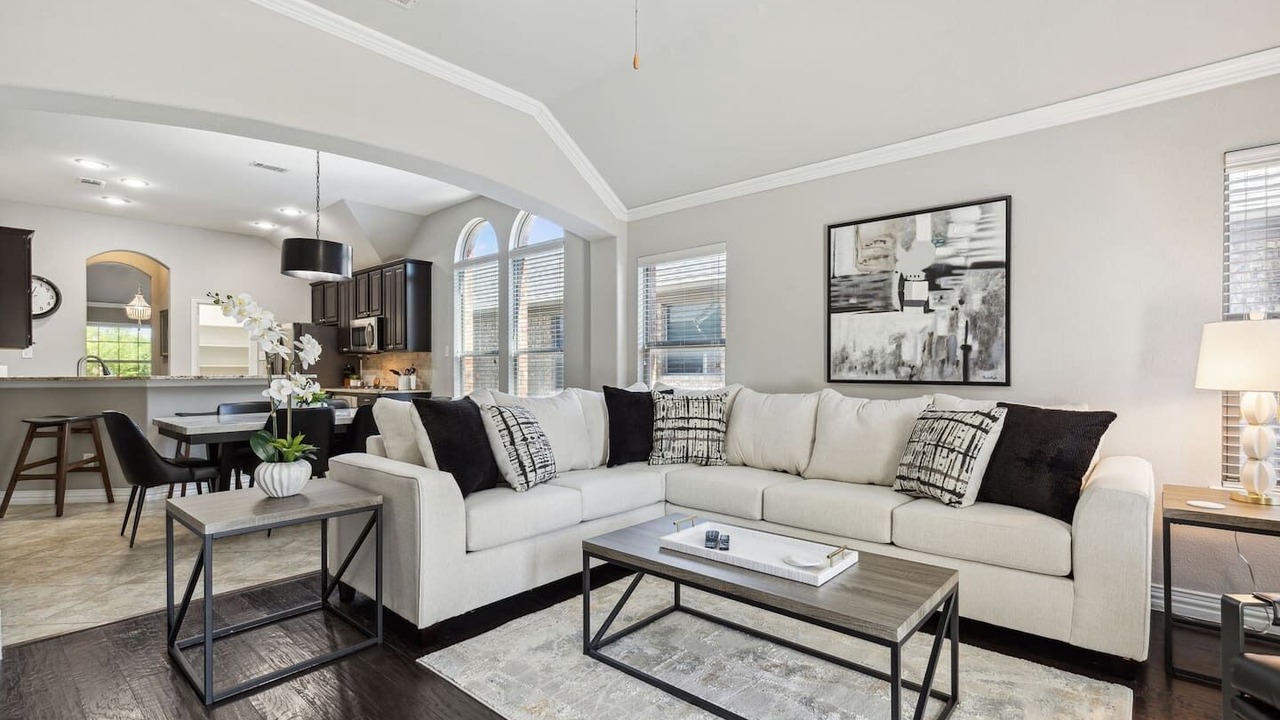 Photo of Livingroom in Keller