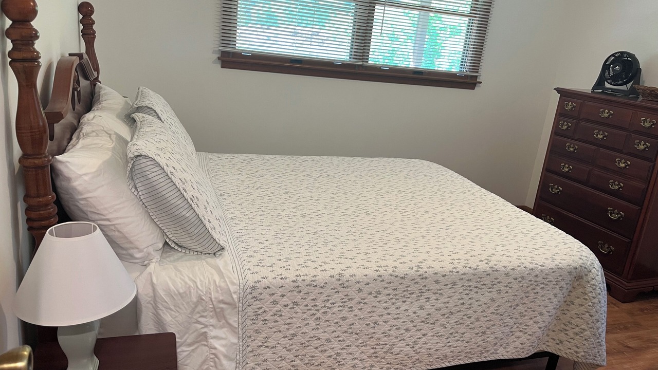 Photo of Bedroom in Burnsville