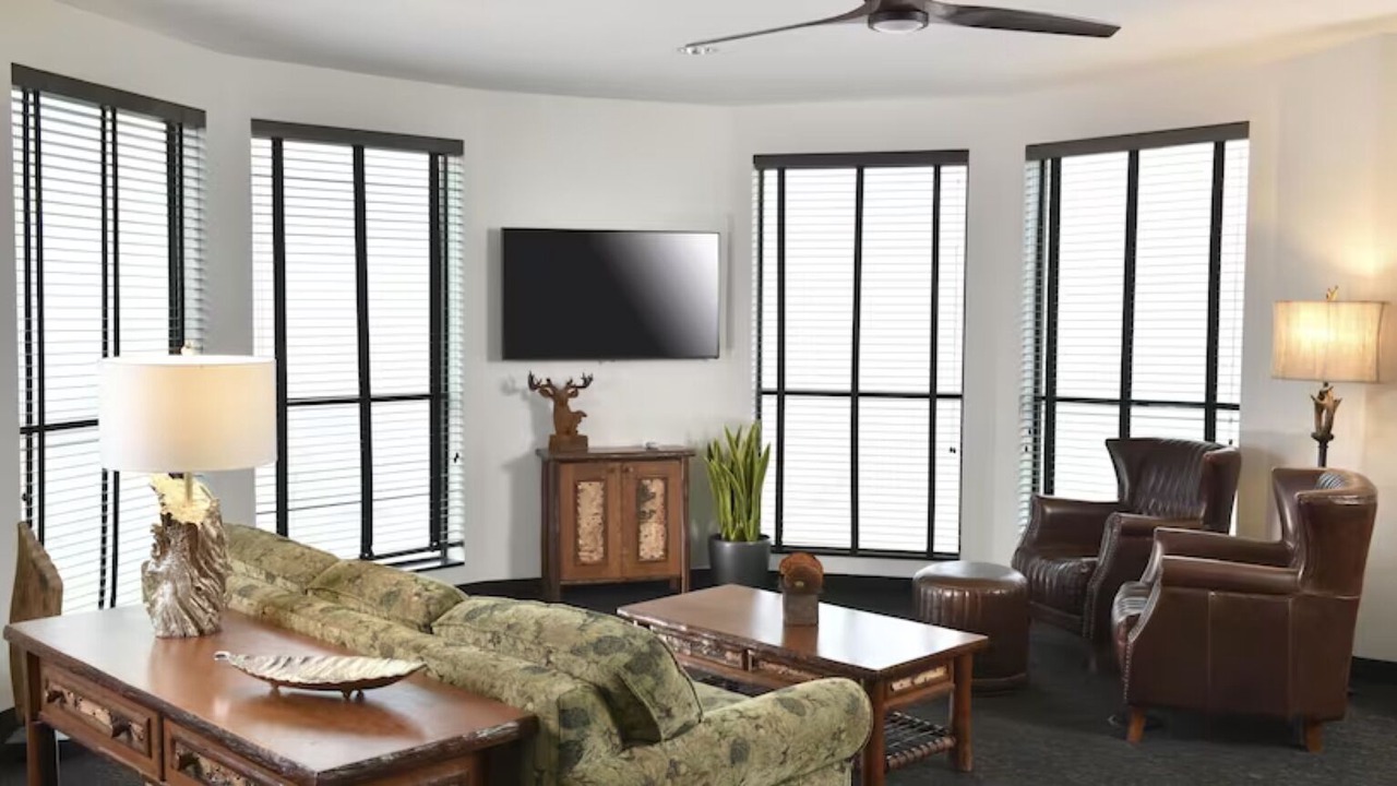 Photo of Livingroom in Broken Arrow