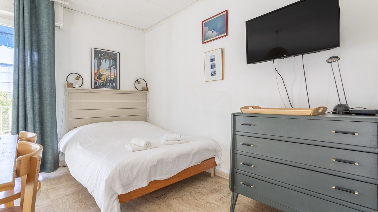 Photo of Bedroom in Hyeres City Centre