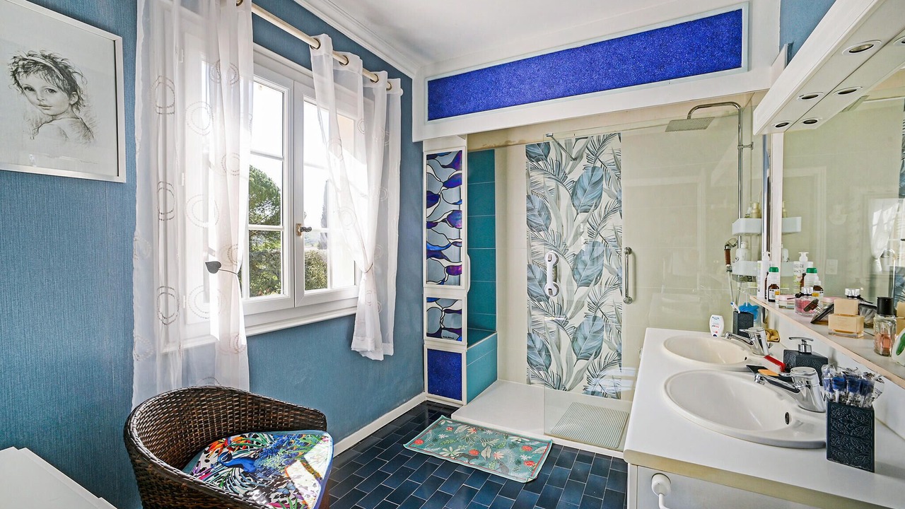 Photo of Bathroom in Saint-Julien-les-Rosiers