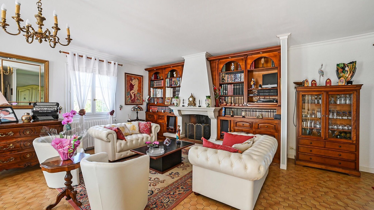 Photo of Bedroom in Saint-Julien-les-Rosiers