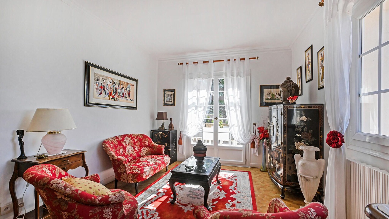 Photo of Bedroom in Saint-Julien-les-Rosiers
