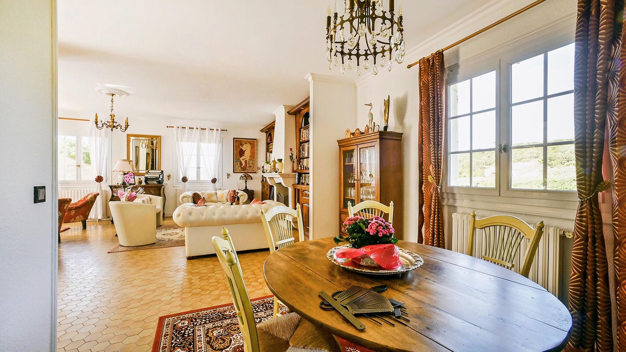 Photo of Bedroom in Saint-Julien-les-Rosiers