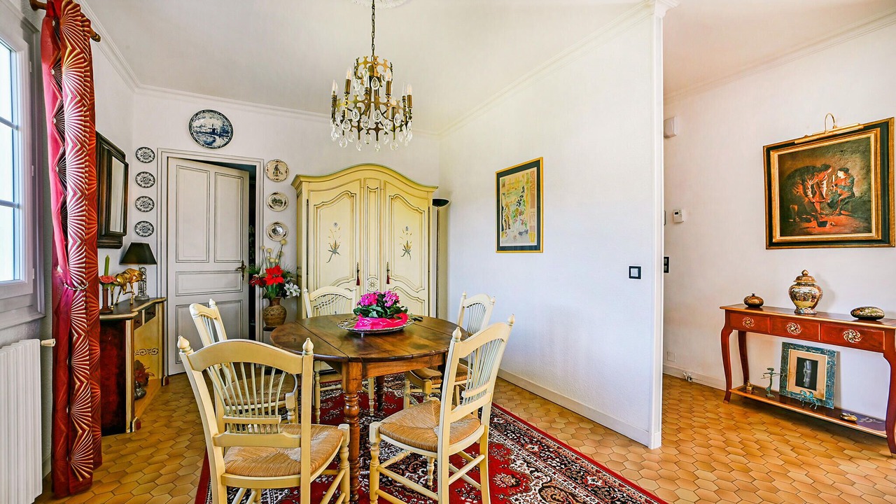 Photo of Bedroom in Saint-Julien-les-Rosiers