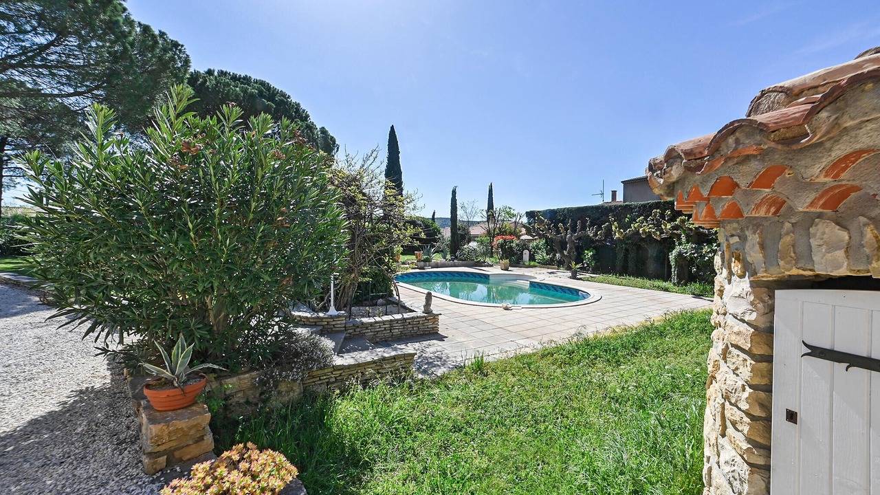 Photo of Outdoor in Saint-Julien-les-Rosiers