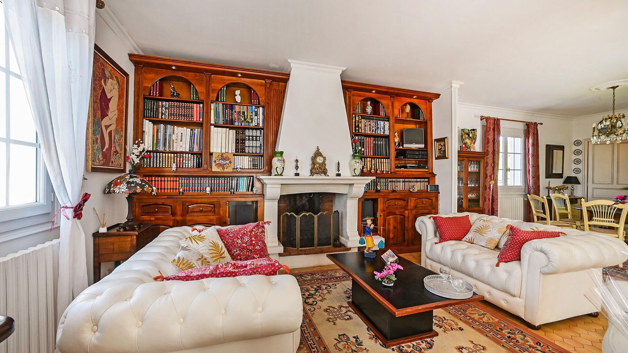 Photo of Bedroom in Saint-Julien-les-Rosiers