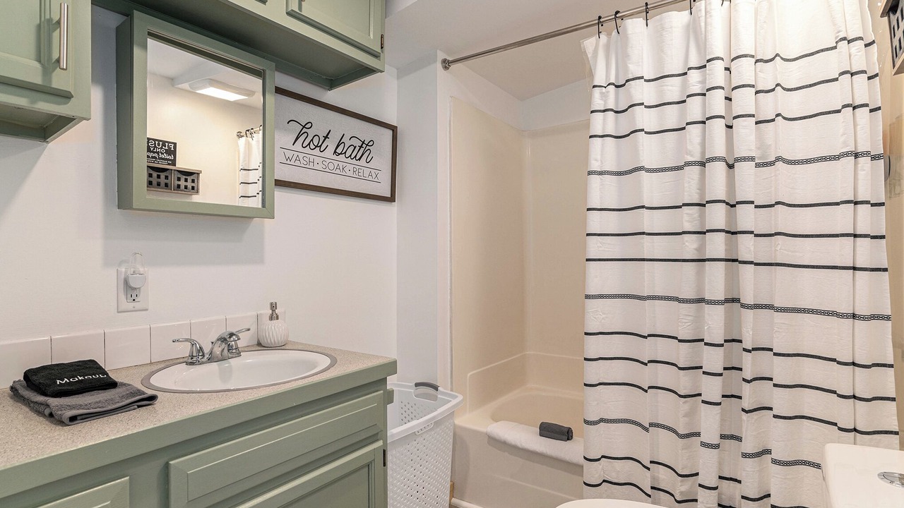 Photo of Bathroom in White Cloud