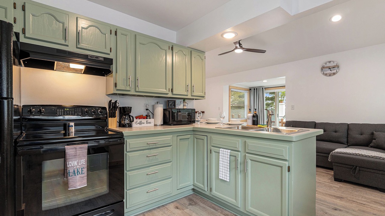 Photo of Kitchen in White Cloud