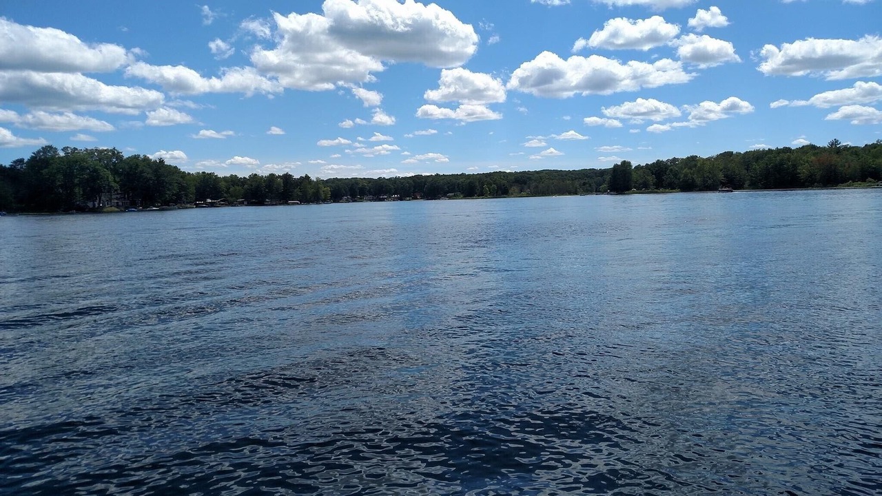 Photo of Outdoor in White Cloud