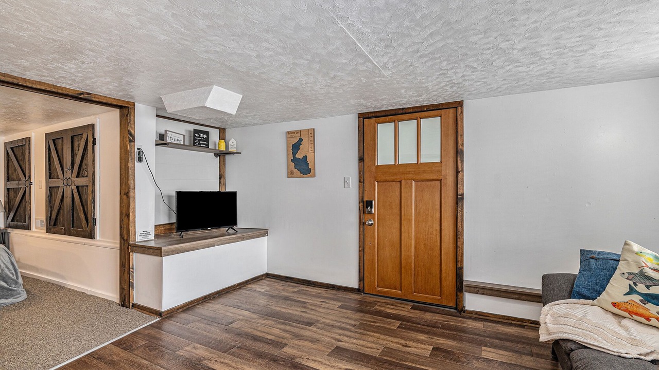 Photo of Bedroom in White Cloud