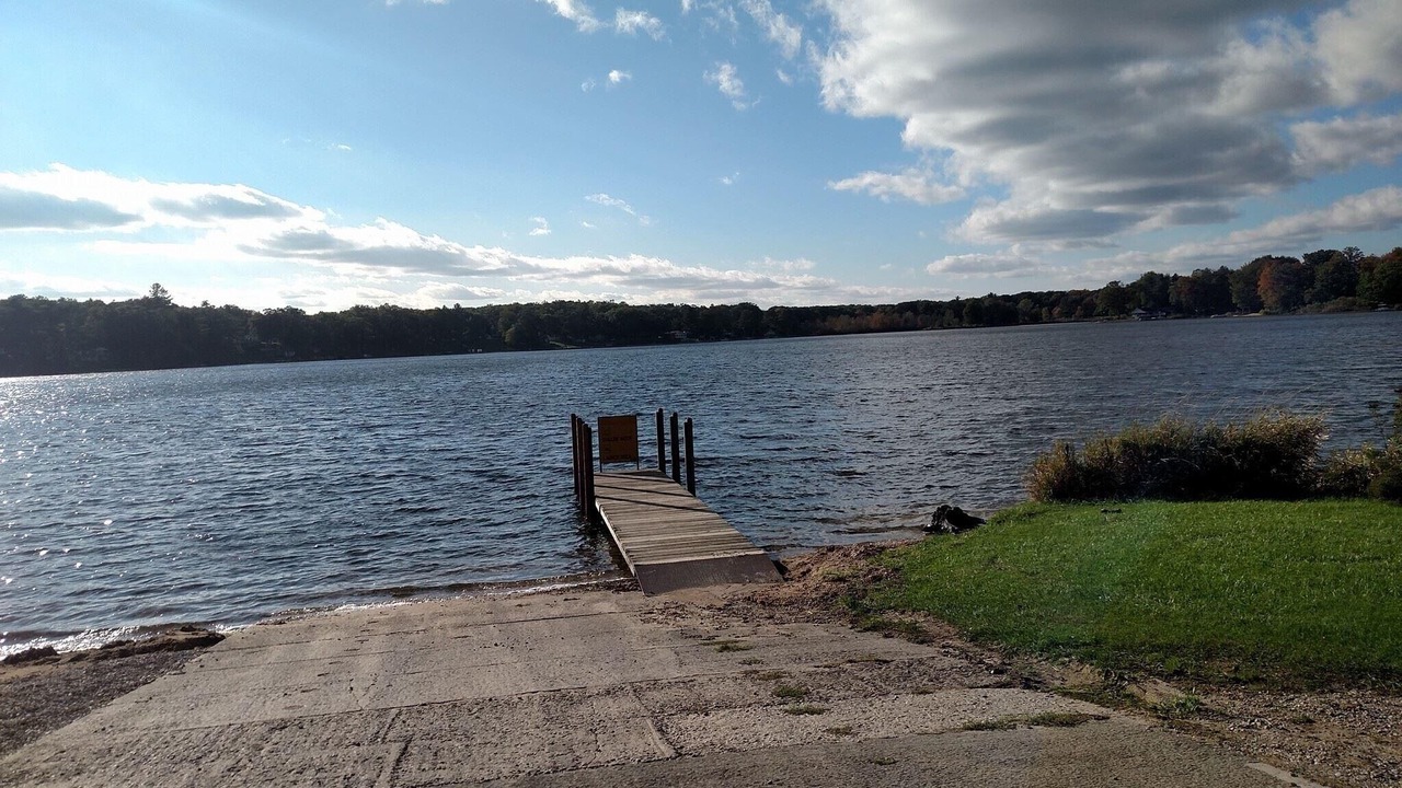 Photo of Outdoor in White Cloud