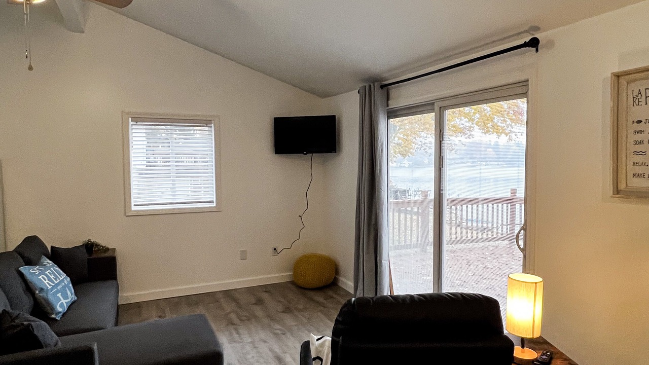 Photo of Outdoor in White Cloud