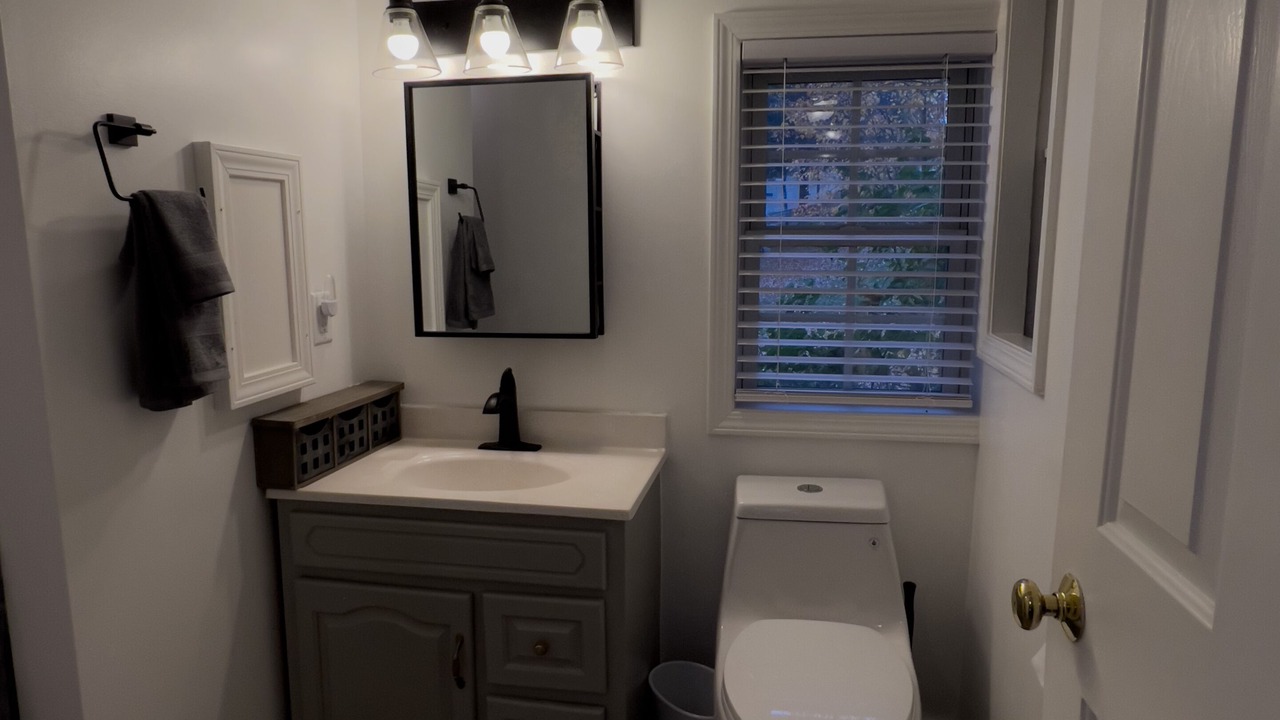 Photo of Bathroom in White Cloud