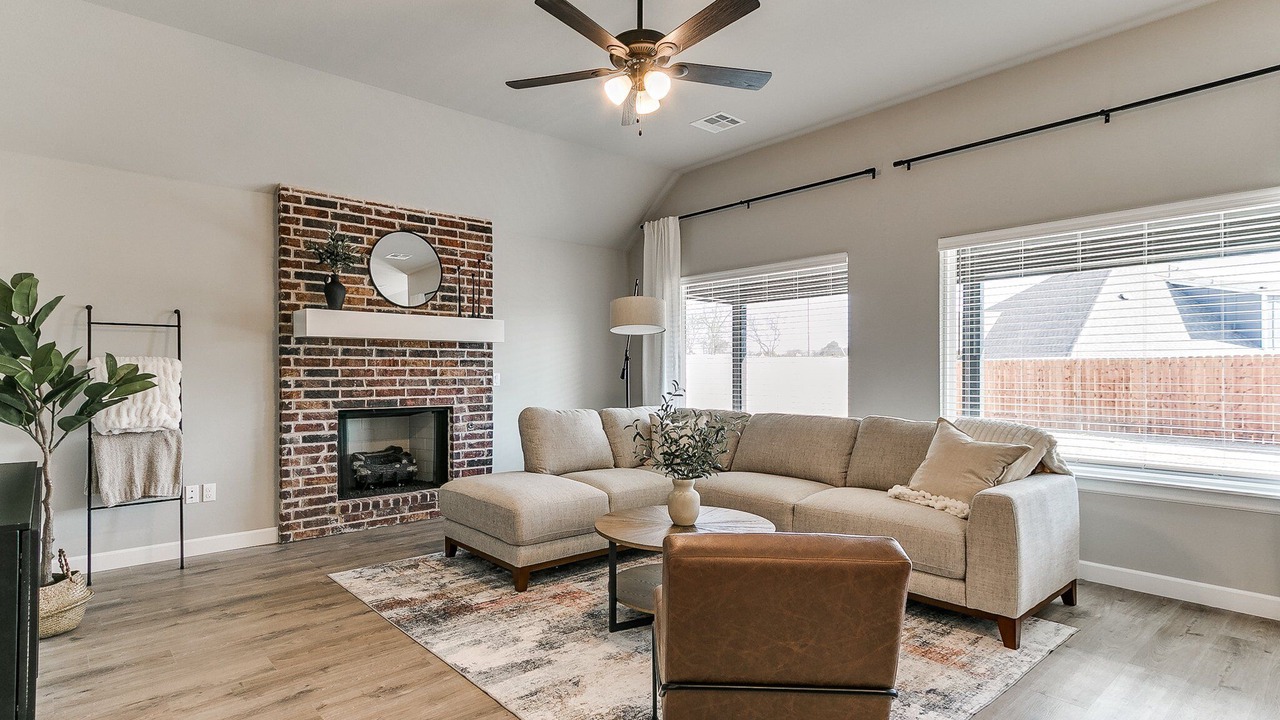 Photo of Livingroom in Broken Arrow