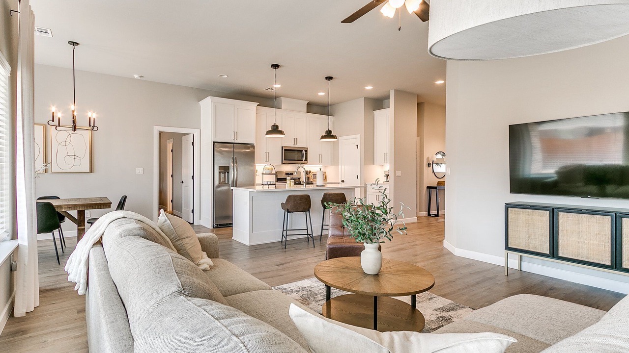 Photo of Livingroom in Broken Arrow