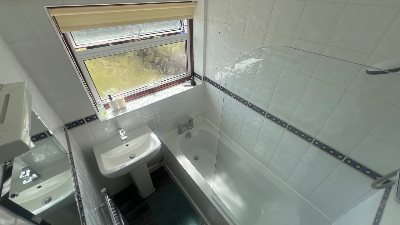 Photo of Others in Grasby