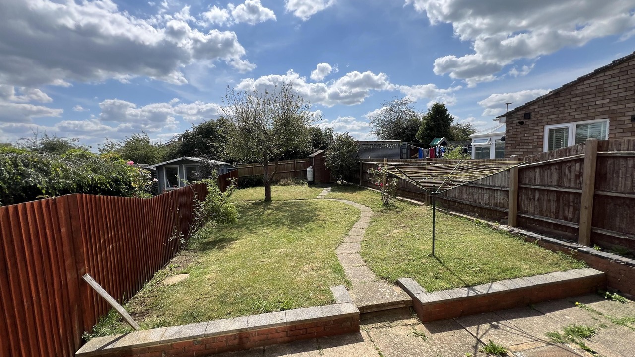 Photo of Others in Grasby