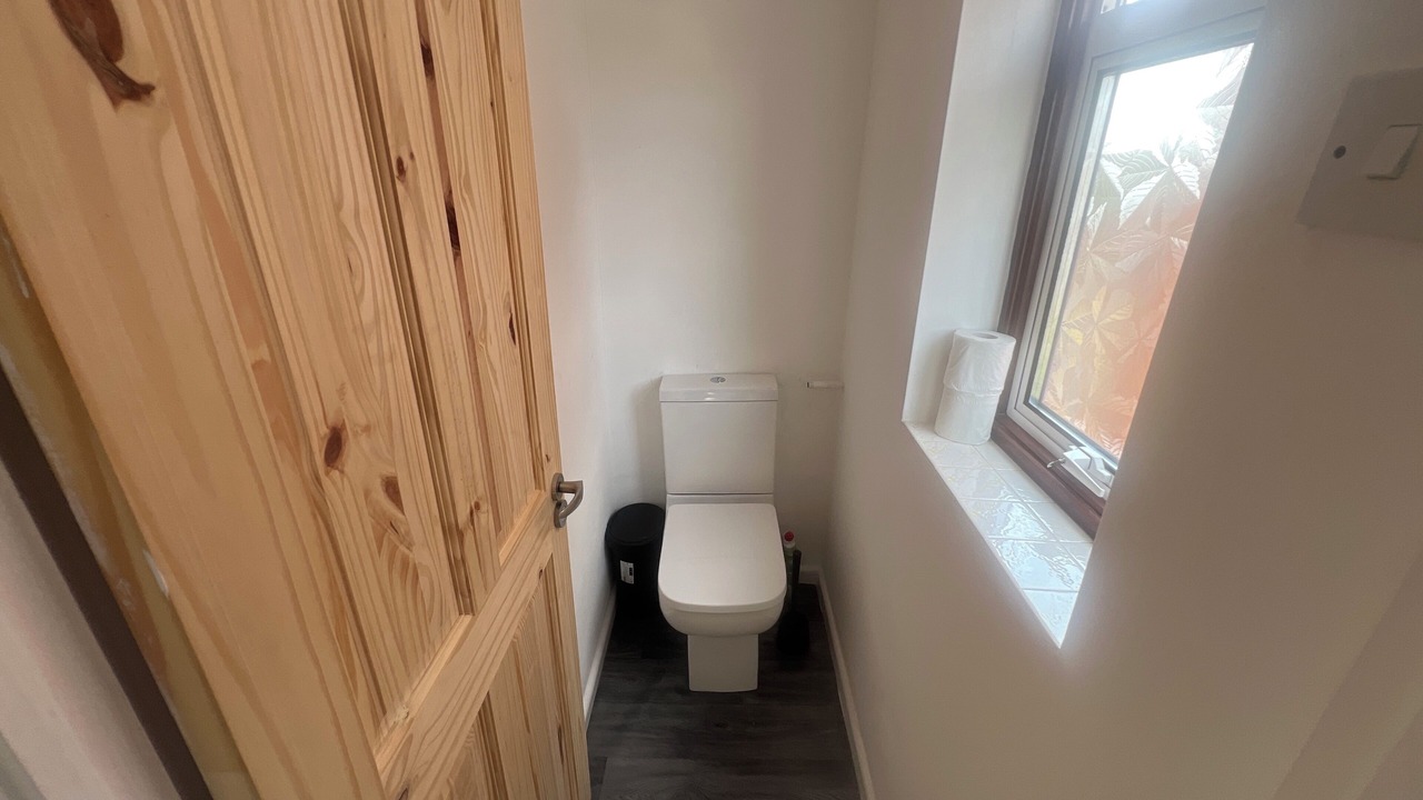 Photo of Others in Grasby