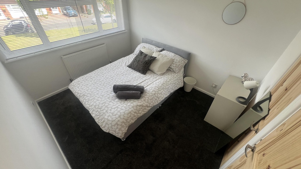 Photo of Others in Grasby