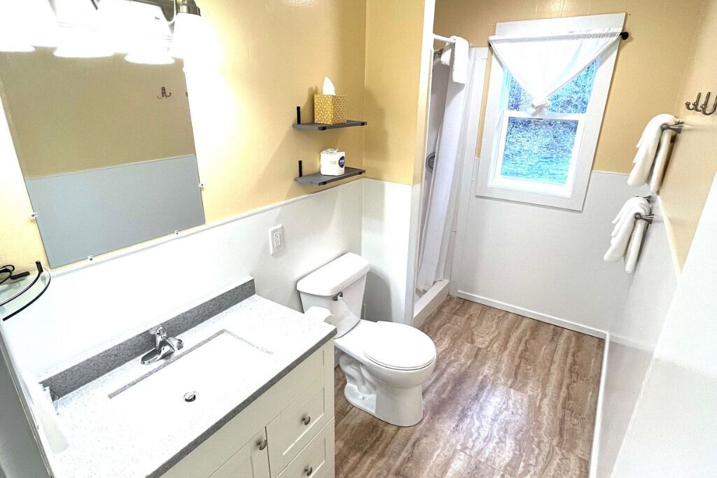 Photo of Bathroom in Honor