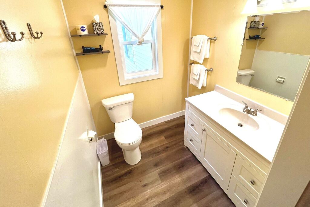 Photo of Bathroom in Honor