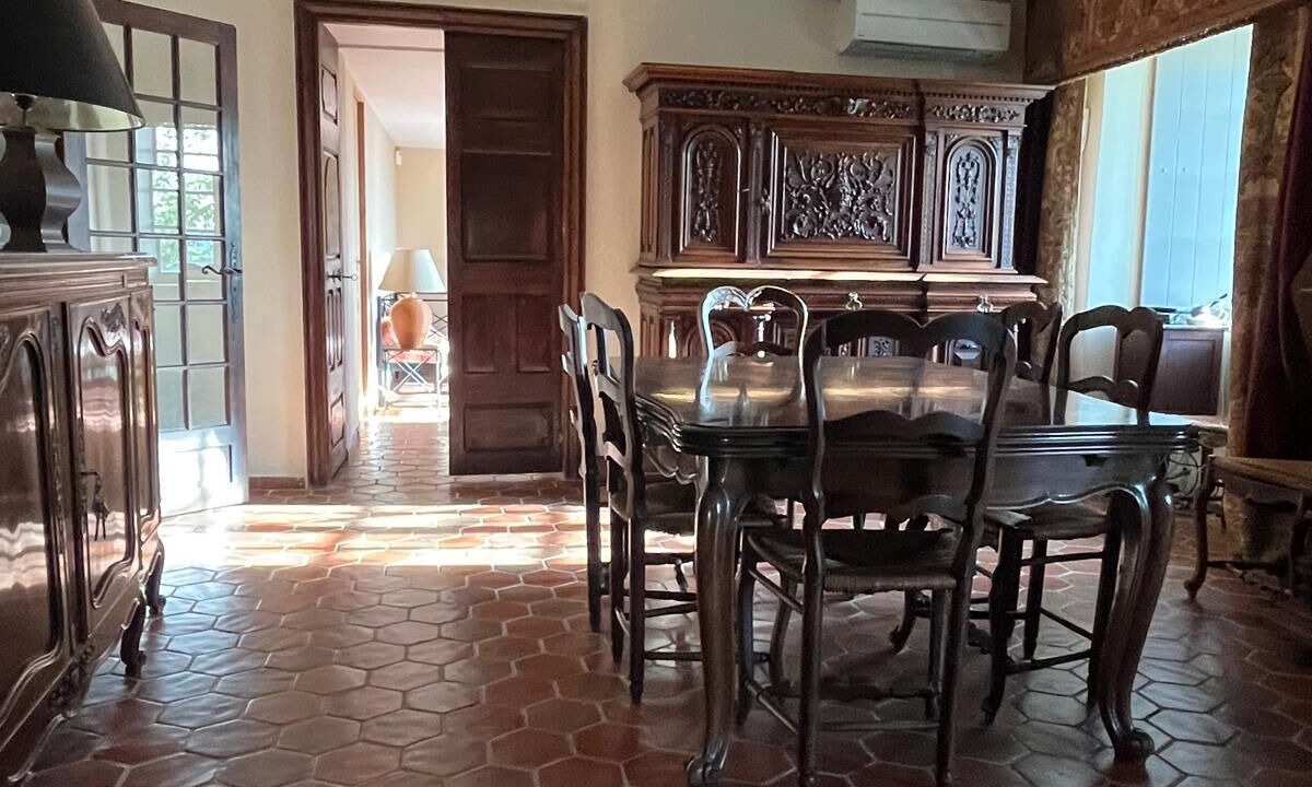 Photo of Others in Mane