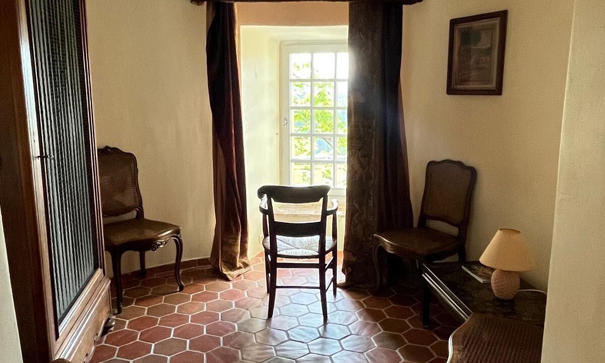 Photo of Others in Mane