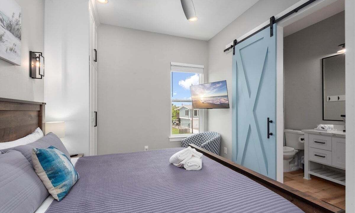 Photo of Bedroom in Jamaica Beach