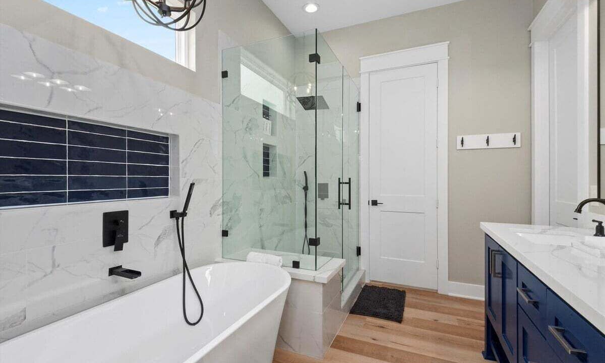 Photo of Bathroom in Jamaica Beach
