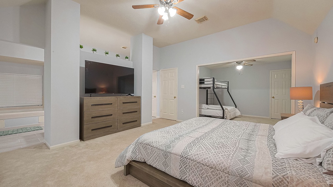 Photo of Bedroom in Clear Lake