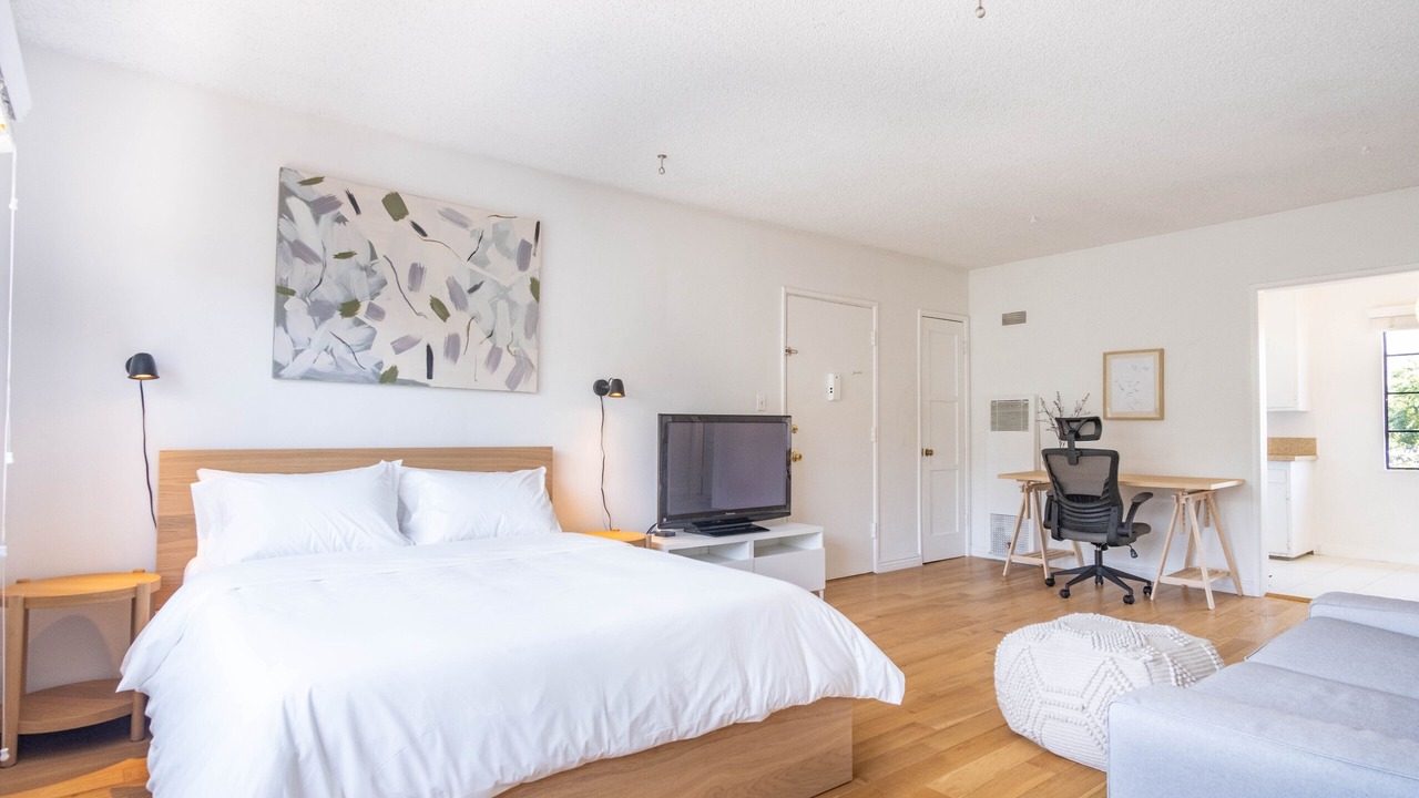 Photo of Bedroom in Historic Filipinotown
