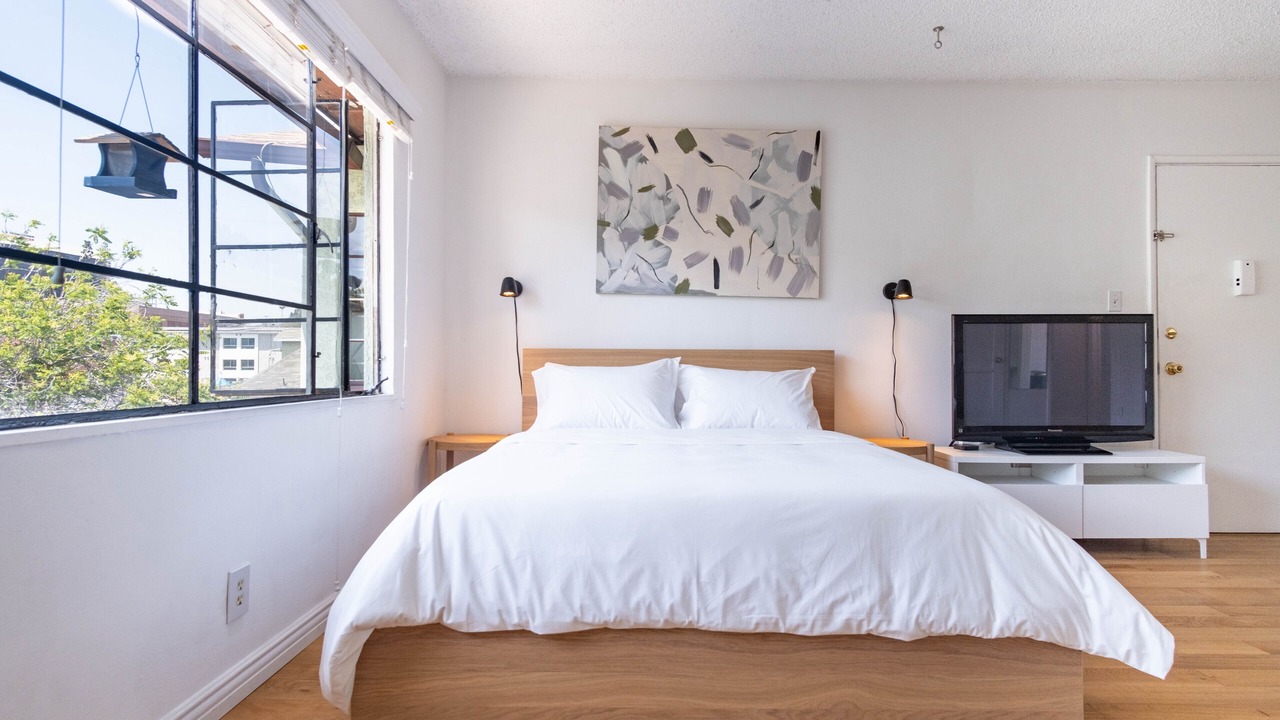 Photo of Bedroom in Historic Filipinotown