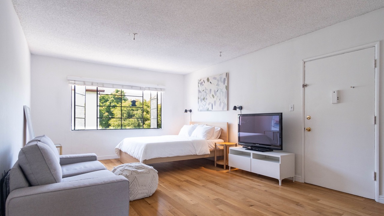 Photo of Bedroom in Historic Filipinotown