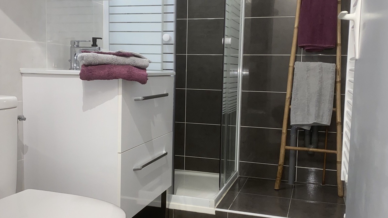 Photo of Bathroom in Courseulles-sur-Mer