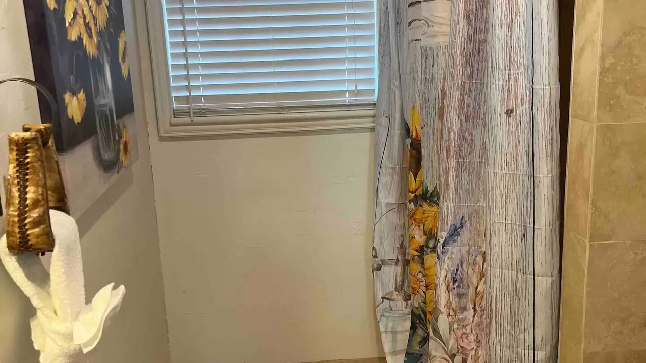 Photo of Bathroom in Era