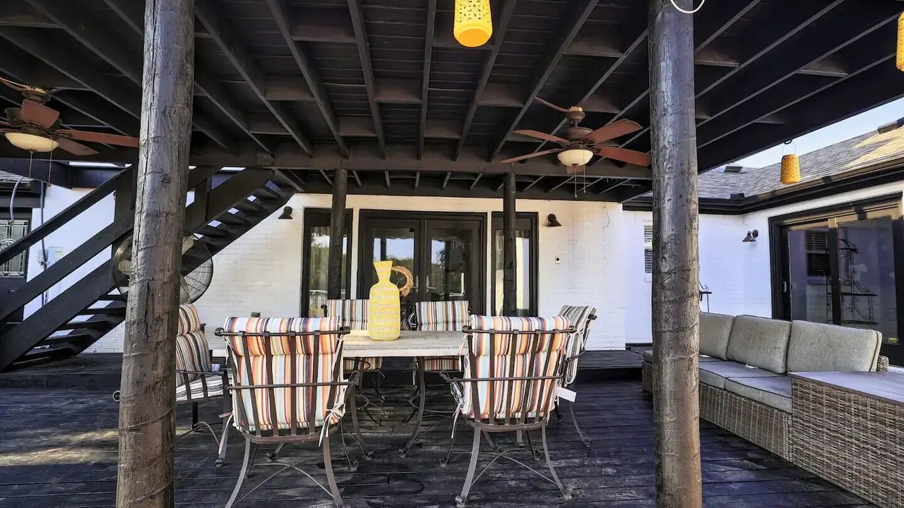 Photo of Outdoor in Era