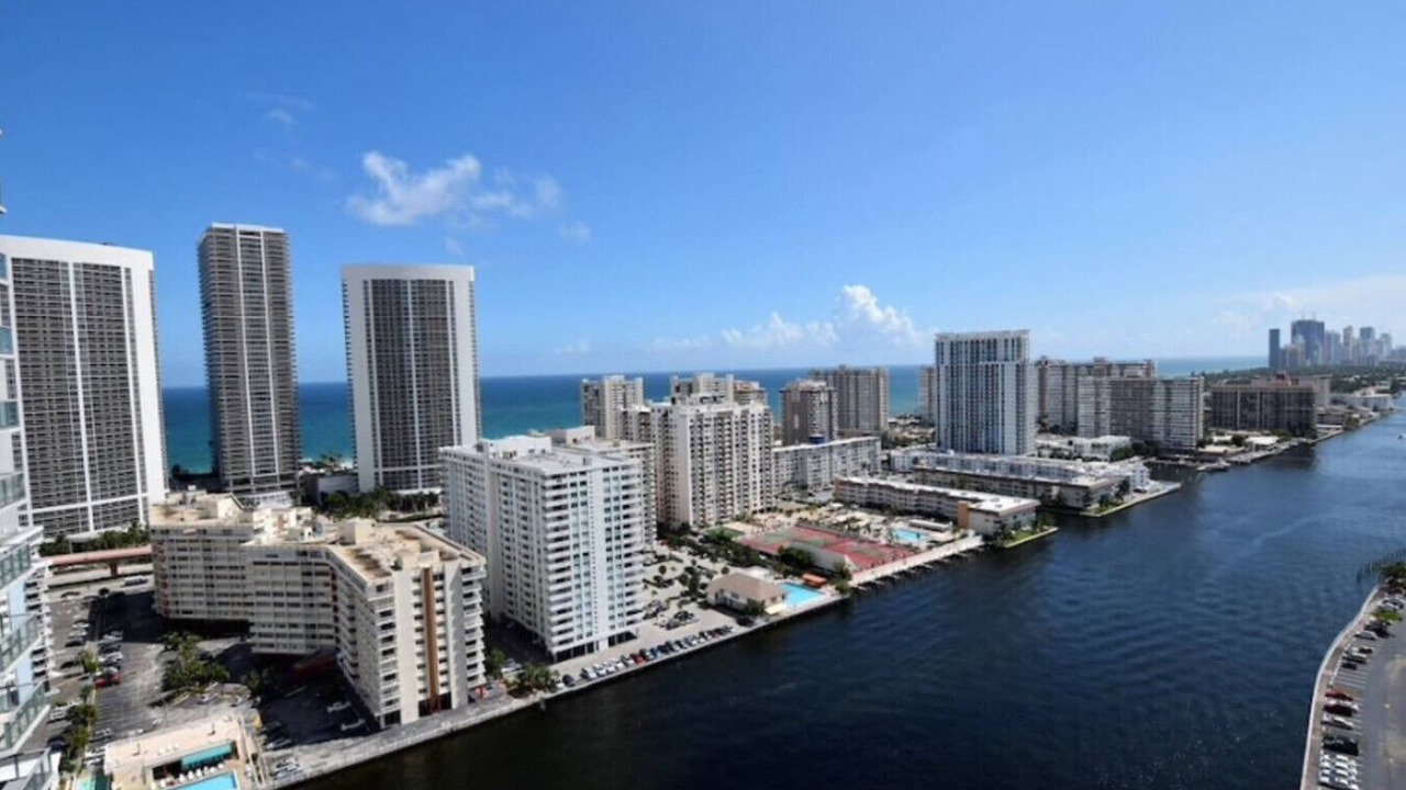 Photo of Outdoor in Hallandale Beach