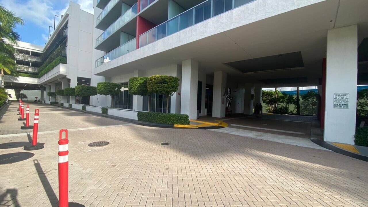 Photo of Outdoor in Hallandale Beach