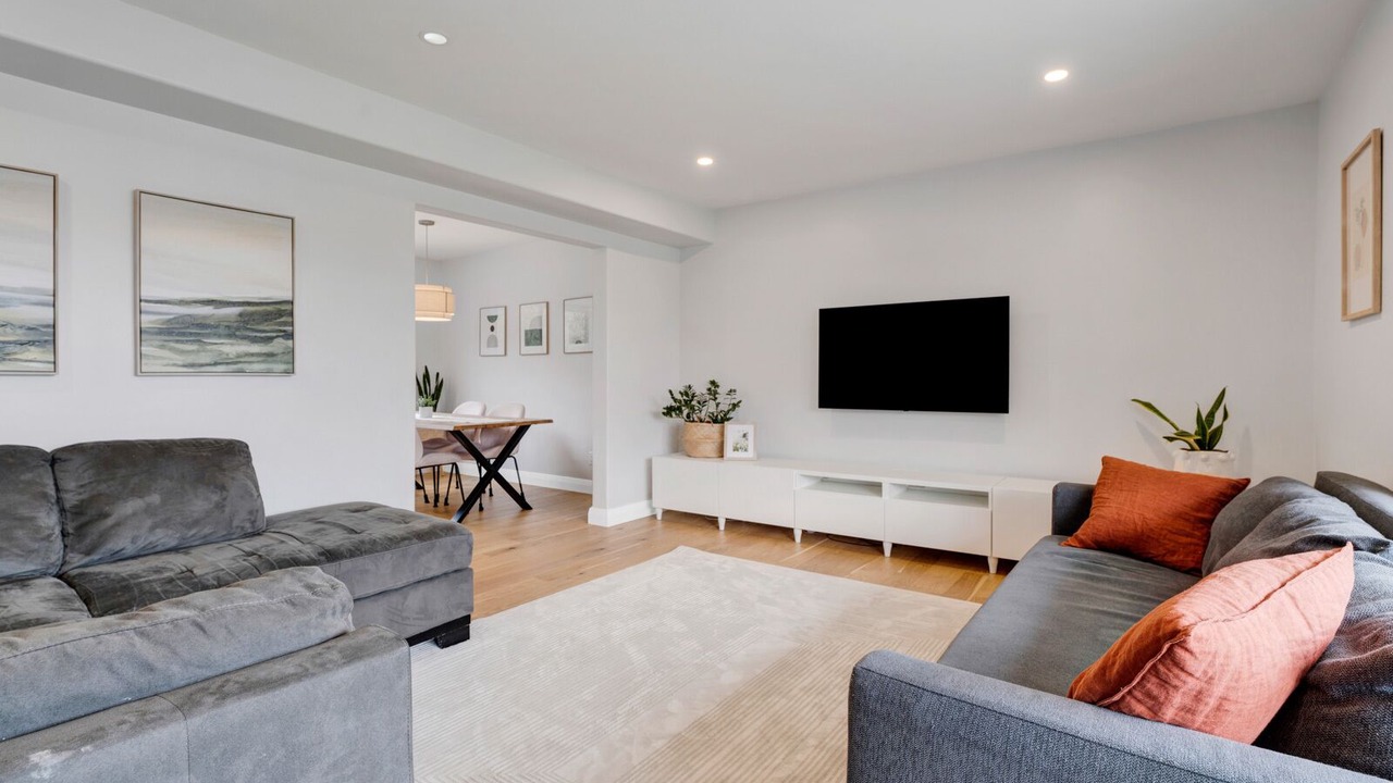 Photo of Livingroom in Amherstview