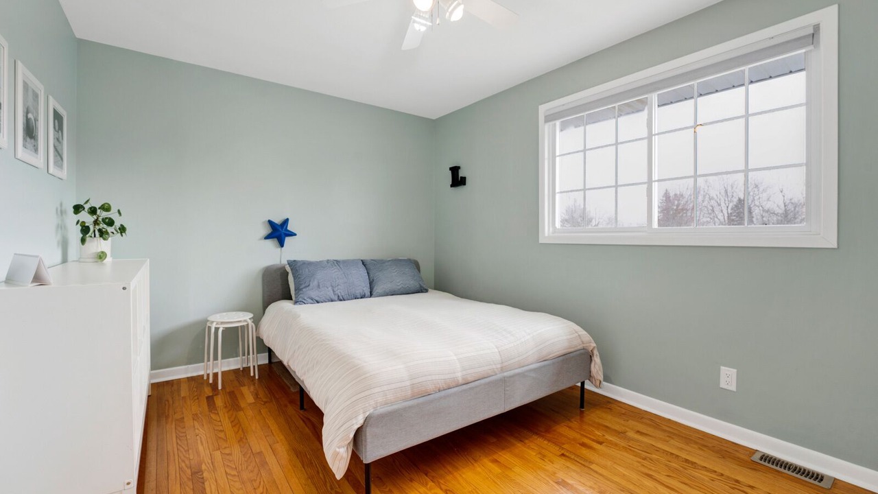 Photo of Bedroom in Amherstview