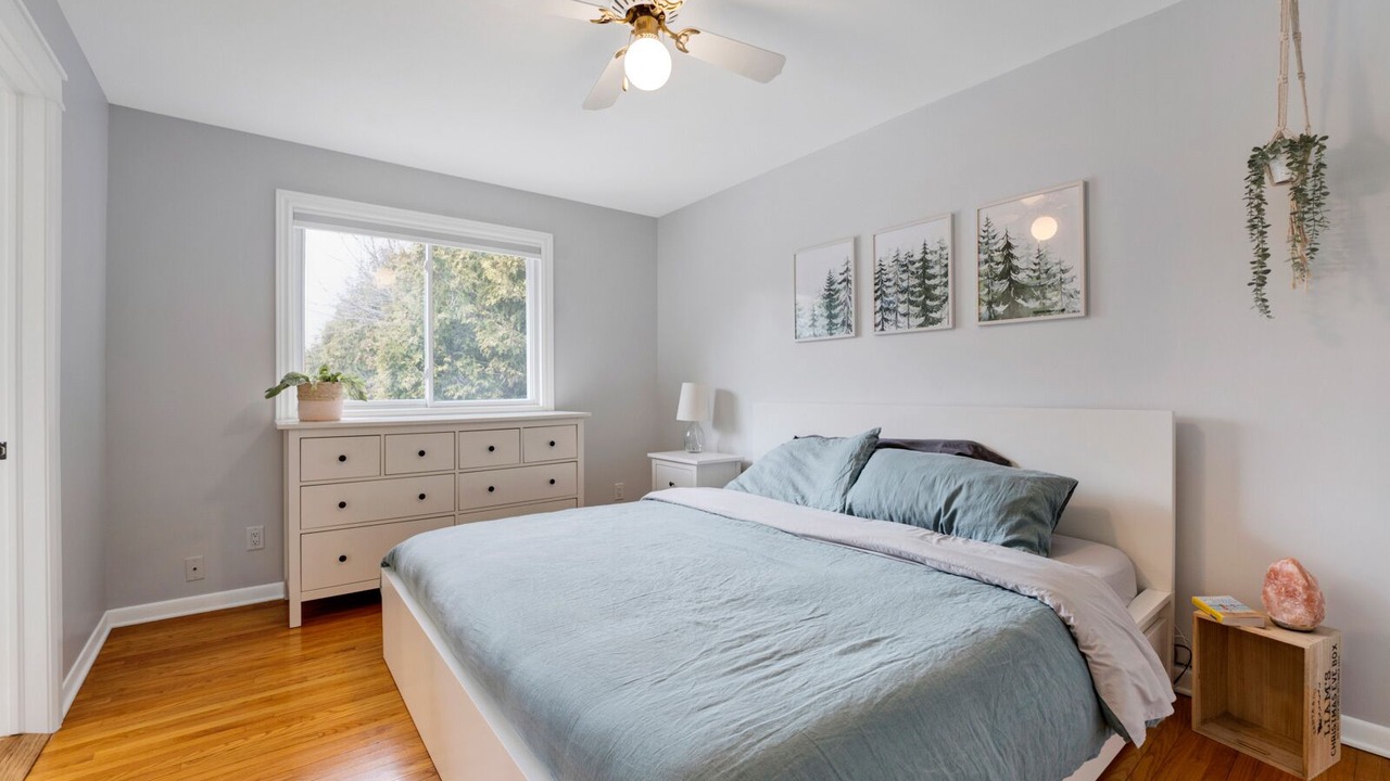 Photo of Bedroom in Amherstview